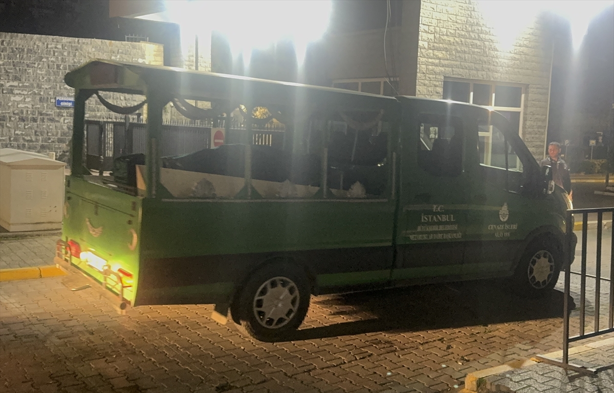 - Baba Servet Böcek'in cenazesi Adli Tıp Kurumuna götürüldü

DETAYLAR EKLENDİ