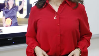 - 24 yıllık öğretmen Hacer Kılıçkıran:
- "Ödül töreninde ekranda Türkiye