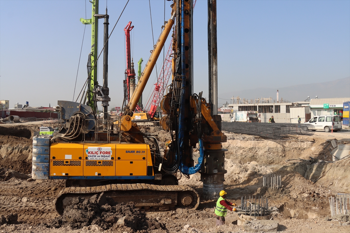 HATAY (AA) – Hatay Valisi Mustafa Masatlı, yapımı devam eden