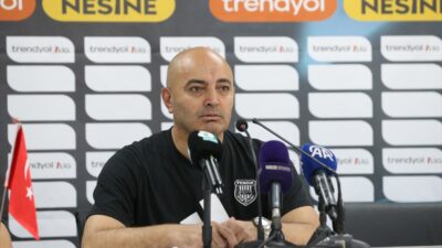 - Pendikspor Teknik Sorumlusu Metin İlhan:
- "Hedefimiz doğrultusunda devam ediyoruz"
-