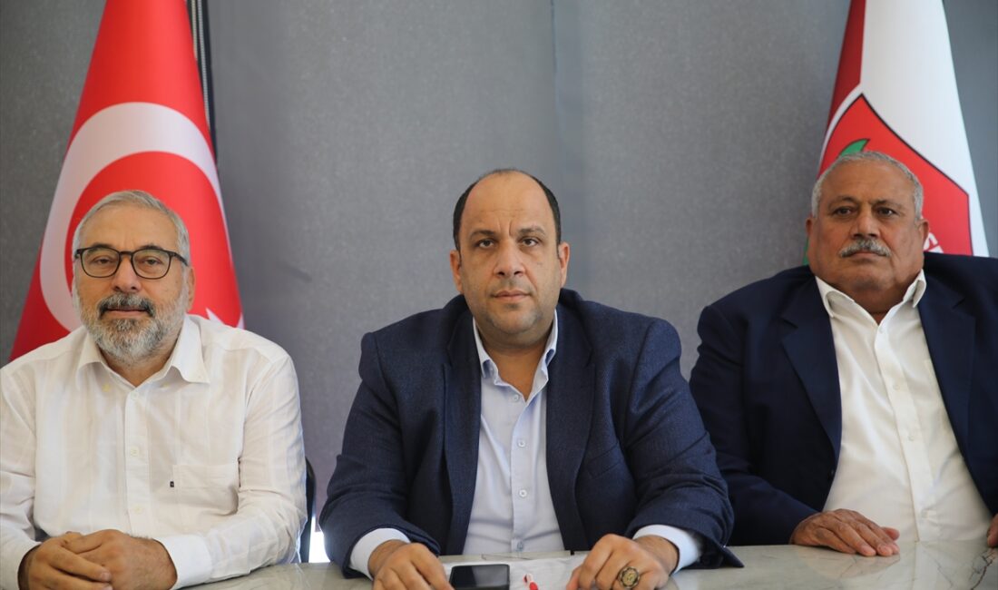 - Hatayspor Kulübü Başkanı Ethem Çakır:
- "Takımımızı, Hataylı memleket evlatlarına