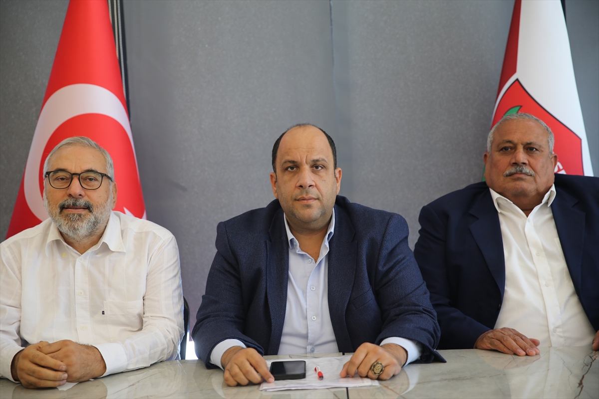 - Hatayspor Kulübü Başkanı Ethem Çakır:
- "Takımımızı, Hataylı memleket evlatlarına