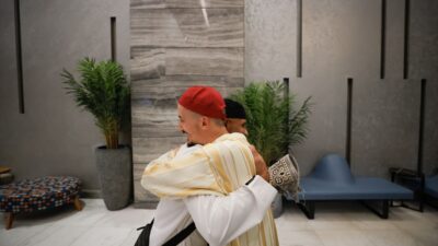 - İngiltere merkezli "Hijrah Hub" adlı kuruluşun öncülüğünde bir araya