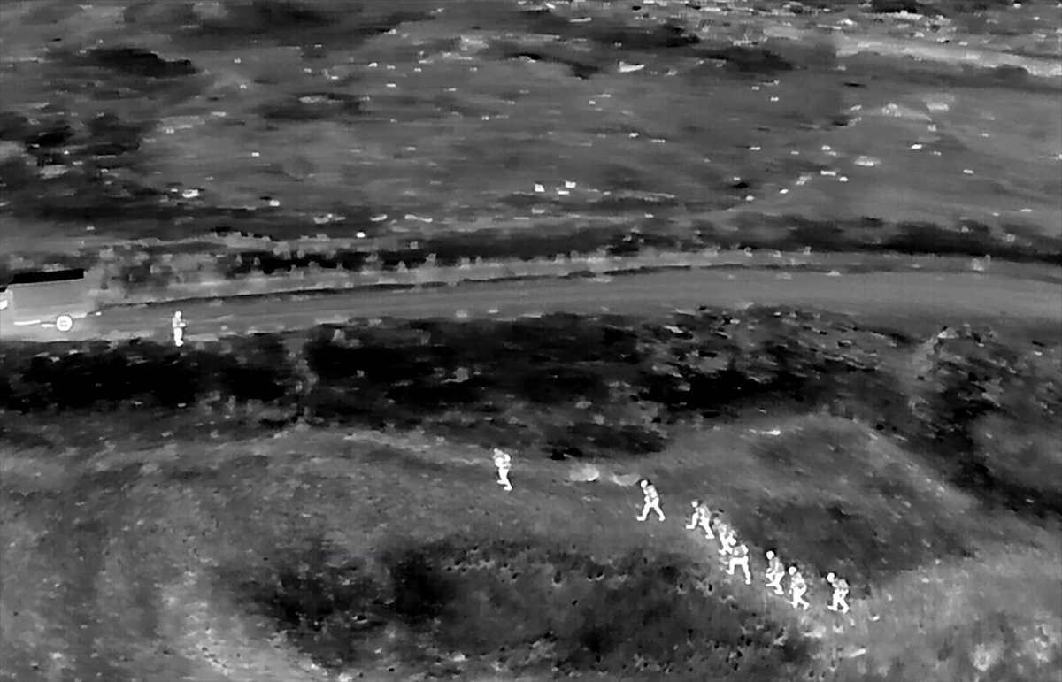 IĞDIR (AA) – Iğdır'da düzensiz göçmenlere sahte pasaport düzenlediği öne