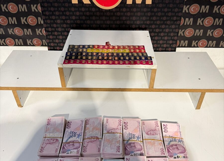 IĞDIR (AA) – Iğdır'da kuyumculara sahte altın sattıkları belirlenen 3