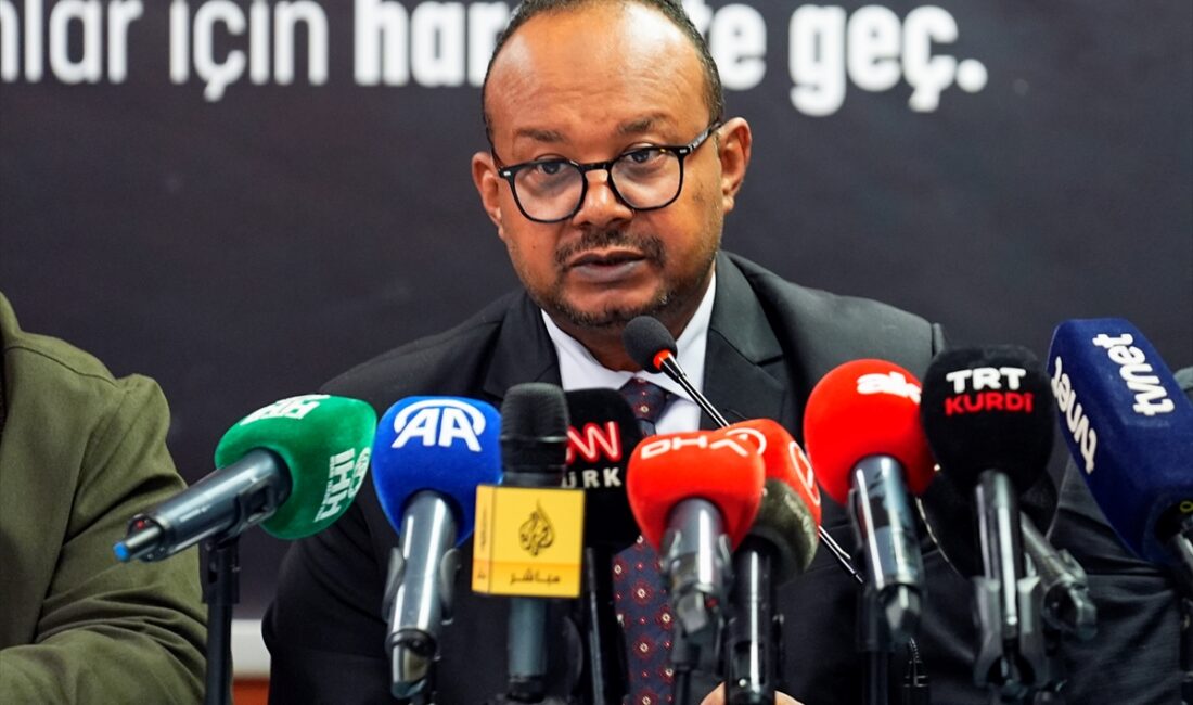 - İHH Genel Başkanı Bülent Yıldırım:
- "Bütün Türkiye halkına, dünyaya