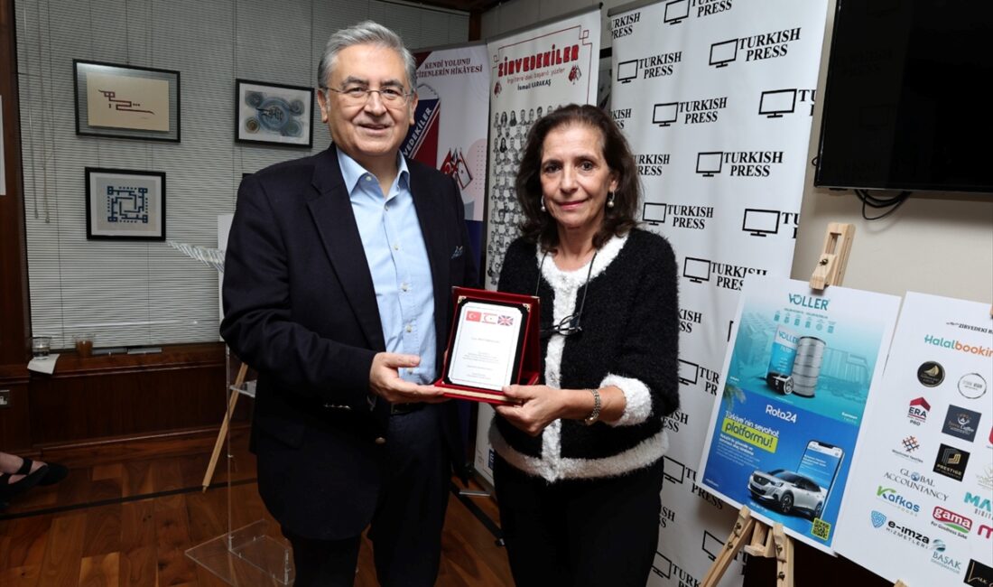 LONDRA (AA) – İngiltere'de yaşayan ve topluma faydalı çalışmalarda bulunmuş