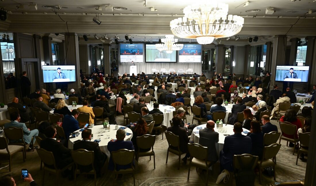 - AlBaraka İslam Ekonomisi Forumu Genel Sekreteri Yousef Hassan Khalawi:
-