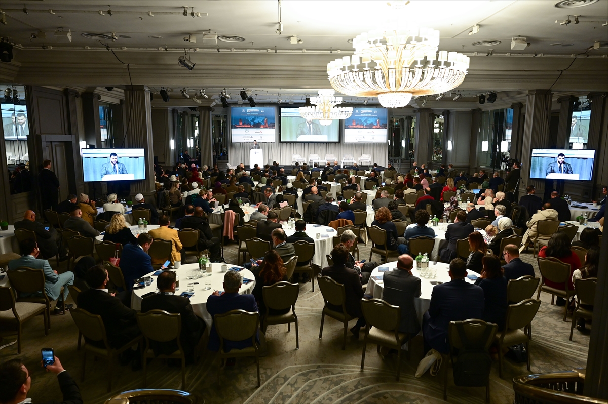 - AlBaraka İslam Ekonomisi Forumu Genel Sekreteri Yousef Hassan Khalawi:
-