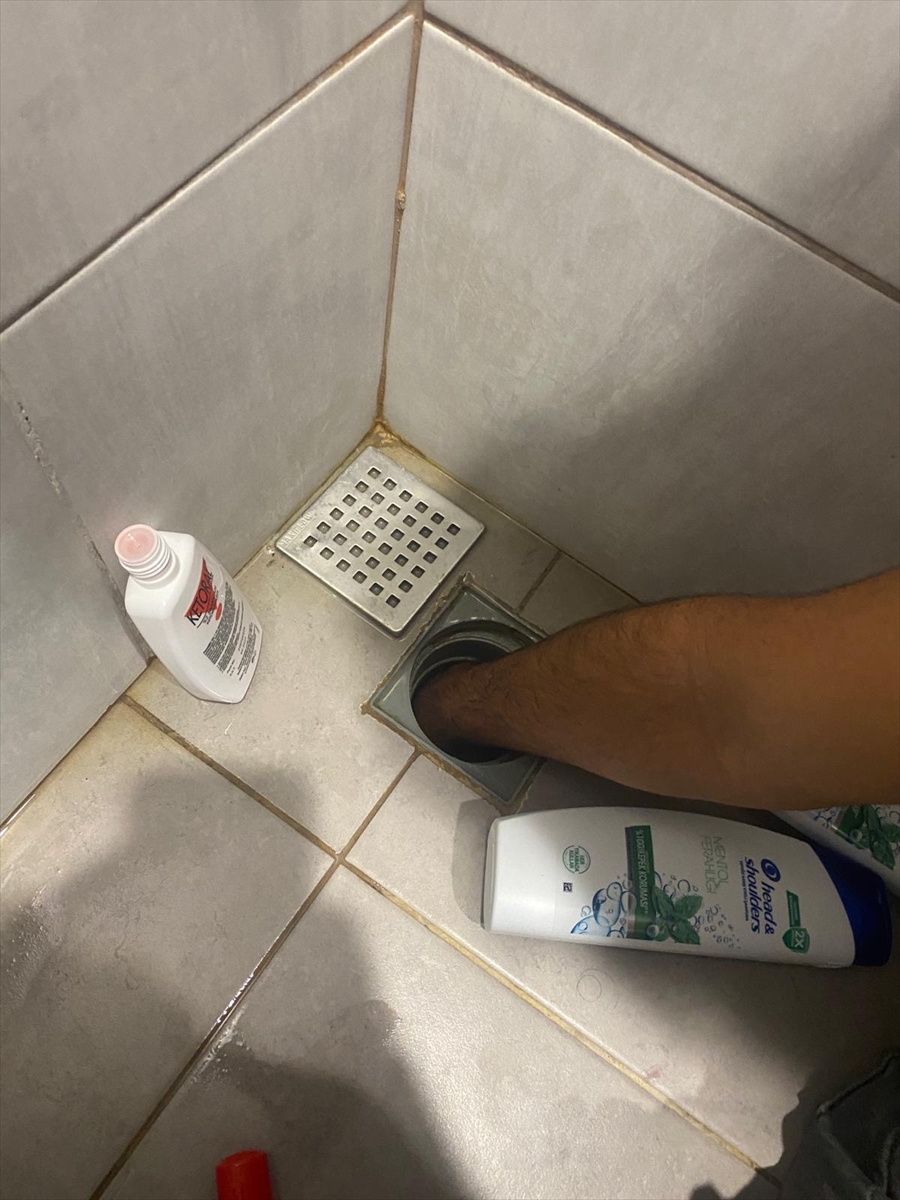 ISPARTA (AA) – Isparta’da eli banyo giderine sıkışan kişi, itfaiye