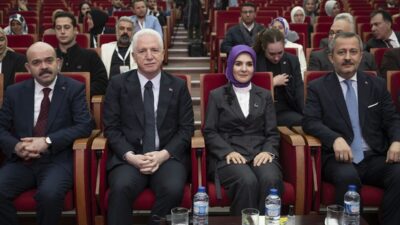 İSTANBUL (AA) – İstanbul Aile Vakfınca düzenlenen "3. Aile Çalıştayı: