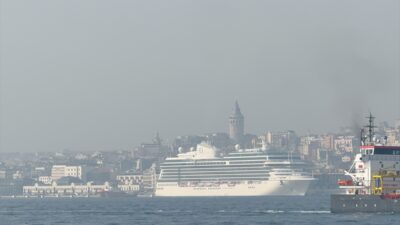 İSTANBUL (AA) – İstanbul'da etkili olan sis, özellikle Boğaz çevresinde