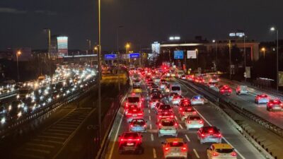 İSTANBUL (AA) – İstanbul'da, haftanın ikinci mesai günü bitiminde ana