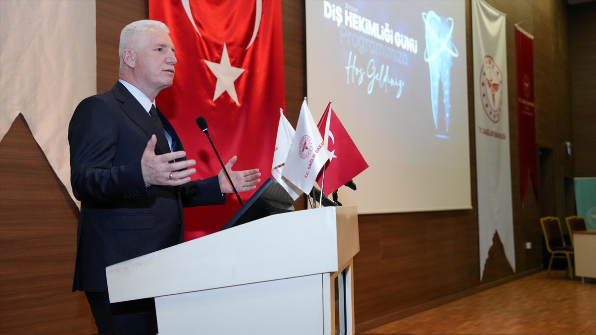 - İstanbul Valisi Davut Gül:
- "Türkiye'nin nüfusu kadar bir hasta