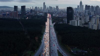 İSTANBUL (AA) – Haftanın ilk iş gününde İstanbul'da trafik yoğunluğu