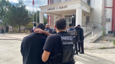KASTAMONU (AA) – Uyuşturucu kaçakçılığı iddiasıyla İstanbul'da yakalanıp Kastamonu'ya getirilen