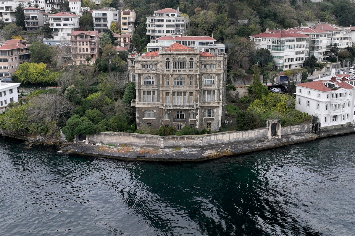 İSTANBUL (AA) – İstanbul Boğazı'nın Rumelihisarı kıyısındaki Tophane Müşiri Zeki