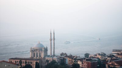 - İstanbul Boğazı ve çevresi ile 15 Temmuz Şehitler Köprüsü'nün
