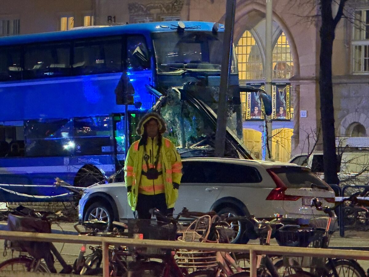 ANKARA (AA) – İsveç'in başkenti Stockholm'de çift katlı otobüsün bir