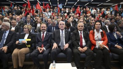 - "'İYİ Parti'de neler oluyor?' tartışmasının maksatlı çıkarılmış tartışmalar olduğunu