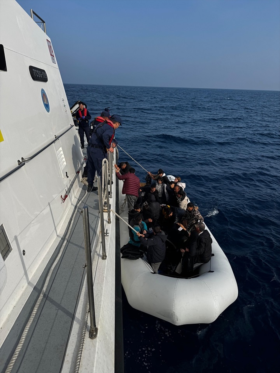 İZMİR (AA) – İzmir'in Seferihisar ilçesi açıklarında, motor arızası nedeniyle