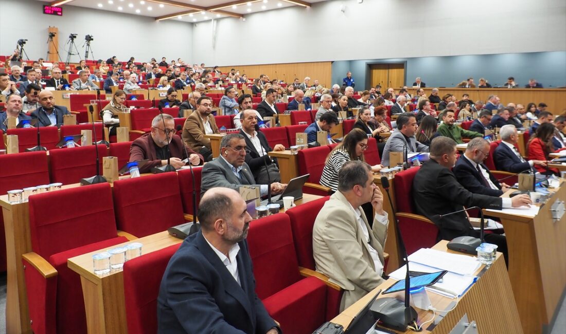 - Karabağlar ilçesindeki Uzundere Kentsel Dönüşüm 3. Etap ihalesi, fahiş