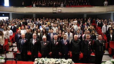 İZMİR (AA) – İzmir'de 24 Kasım Öğretmenler Günü dolayısıyla tören