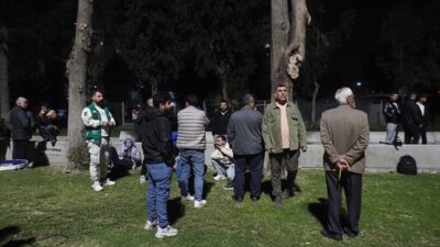 İZMİR (AA) – İzmir'in Karşıyaka ilçesinde pazar esnafının, Bostanlı pazar