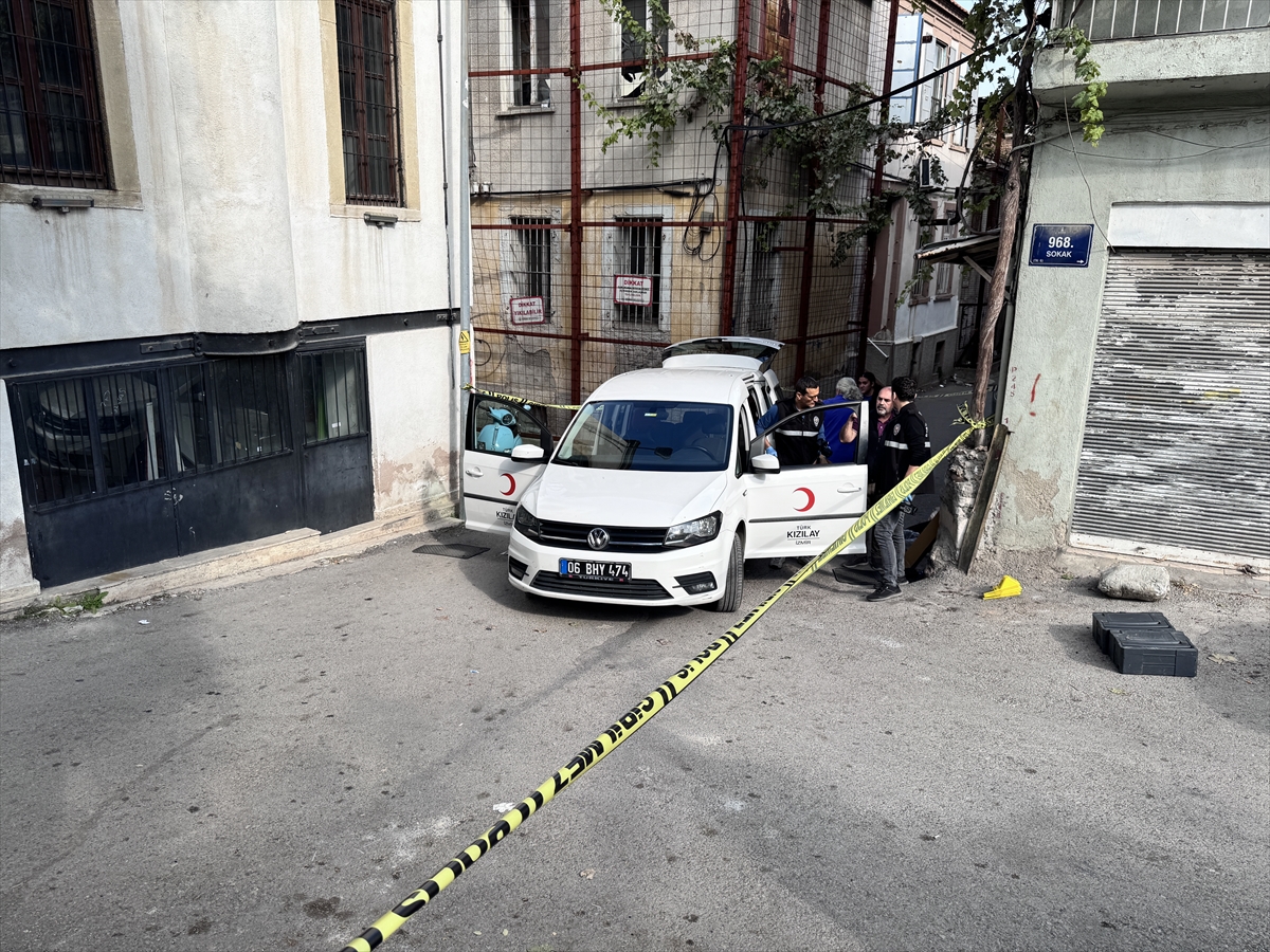 İZMİR (AA) – İzmir'in Konak ilçesinde trafikte yol verme tartışması