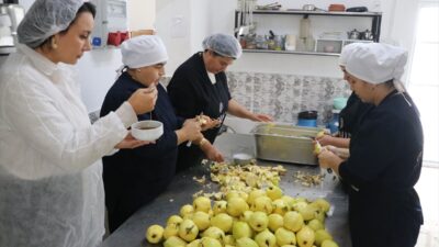 - Hayrabolu ilçesinde yöresel tatlıyla başladığı üretimini zamanla reçel, kuskus,