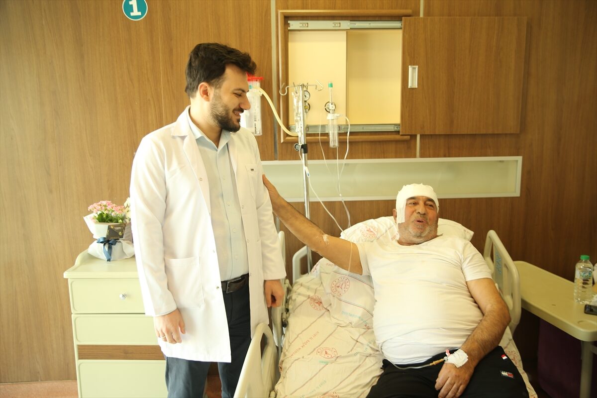 - Siirt'in Şirvan ilçesinde kalp krizi geçirdiği düşünülerek yakınları tarafından