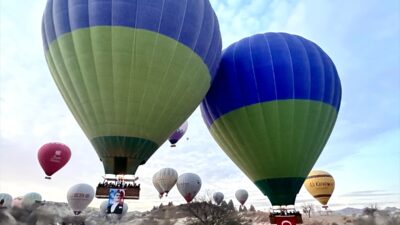 NEVŞEHİR (AA) – Kapadokya'da sıcak hava balonları, Türkiye Cumhuriyeti'nin kurucusu