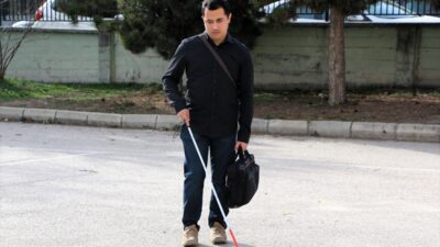 - Görme yetisinin yüzde 97'sini küçük yaşta kaybetmesine rağmen hayalini