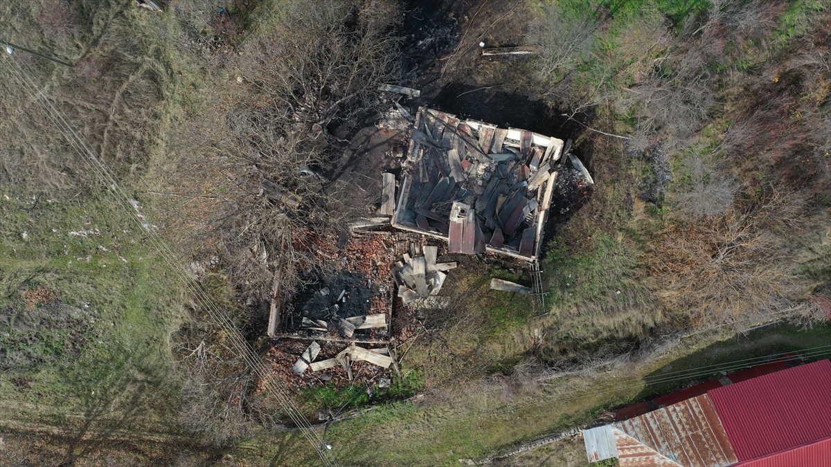 KASTAMONU (AA) – Kastamonu'nun Daday ilçesinde bir evde çıkan yangında