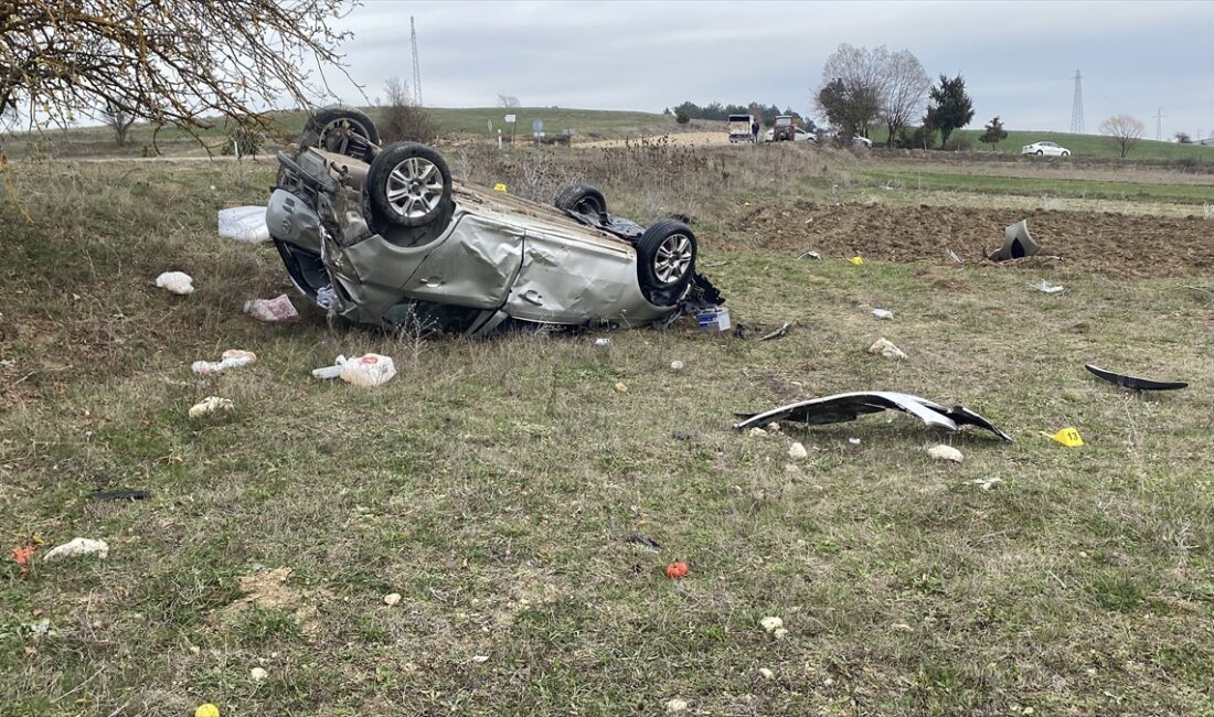 KASTAMONU (AA) – Kastamonu'nun İhsangazi ilçesinde otomobilin devrilmesi sonucu 2