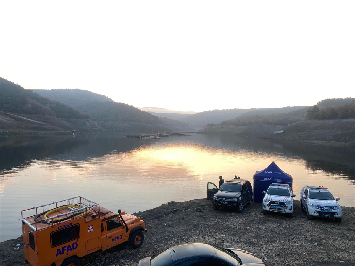 KASTAMONU (AA) – Kastamonu'daki gölette bir kişinin cansız bedenine ulaşıldı.