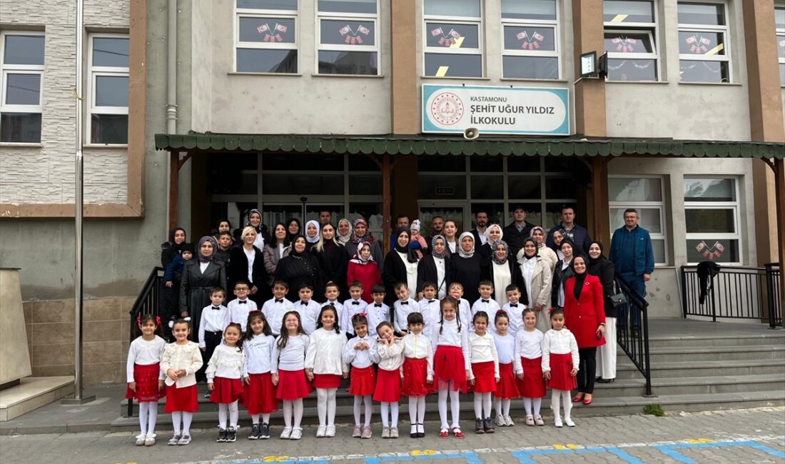 KASTAMONU (AA) – Kastamonu'da ilkokul birinci sınıf öğrencilerinin farklı materyallerle