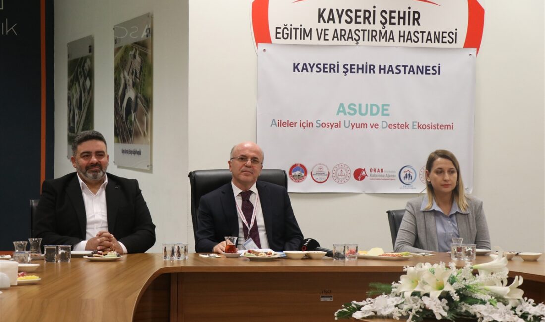 KAYSERİ (AA) – Kayseri Şehir Hastanesinde, "Aileler için Sosyal Uyum