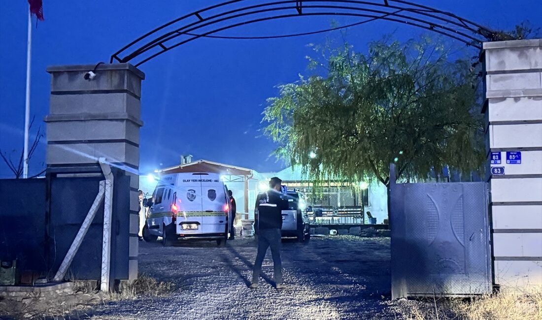 KAYSERİ (AA) – Kayseri'nin Melikgazi ilçesinde akrabalar arasında çıkan bıçaklı