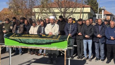 KAYSERİ (AA) – Kayseri'nin merkez Melikgazi ilçesinde bir okulun bahçesinde