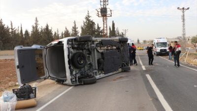 KİLİS (AA) – Kilis'te otomobil ile panelvanın çarpışması sonucu 4