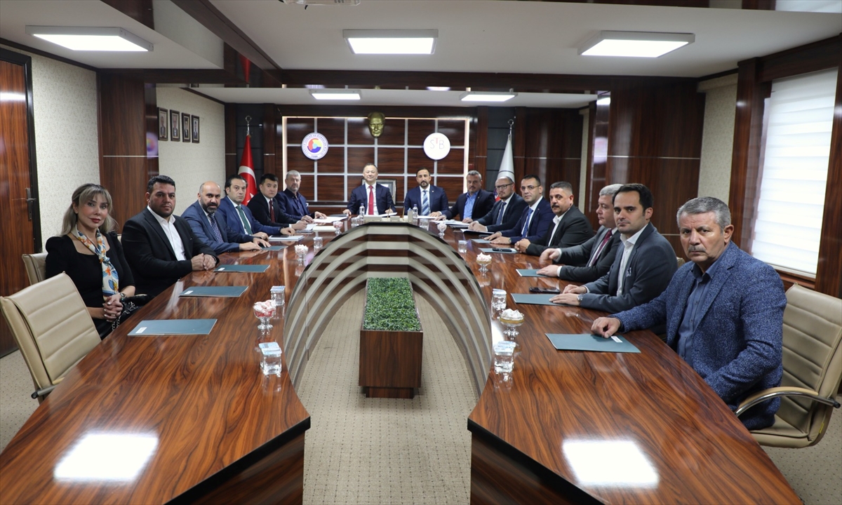 SİVAS (AA) – Kırgızistan'ın Ankara Büyükelçisi Ruslan Kazakbaev, Sivas Ticaret