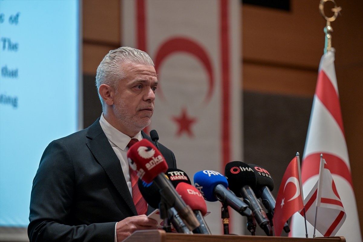 - KKTC Ankara Büyükelçisi İsmet Korukoğlu:
- "15 Kasım 1983’te Kuzey