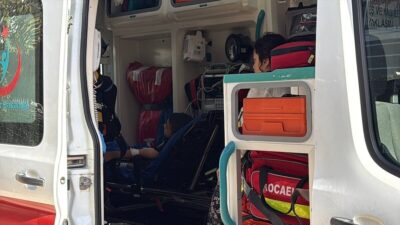 KOCAELİ (AA) – Kocaeli’nin Gebze ilçesinde bacağına inşaat demiri saplanan