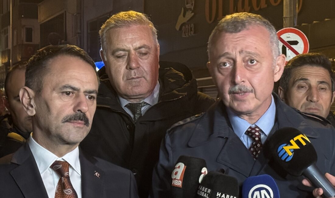 Kocaeli’de çöken apartmanın bulunduğu bölgeyle ilgili yol haritası belirlendi - Vali İlhami Aktaş:
- "(Murat Kurum) Sayın Bakanımızın başkanlığında yapılan