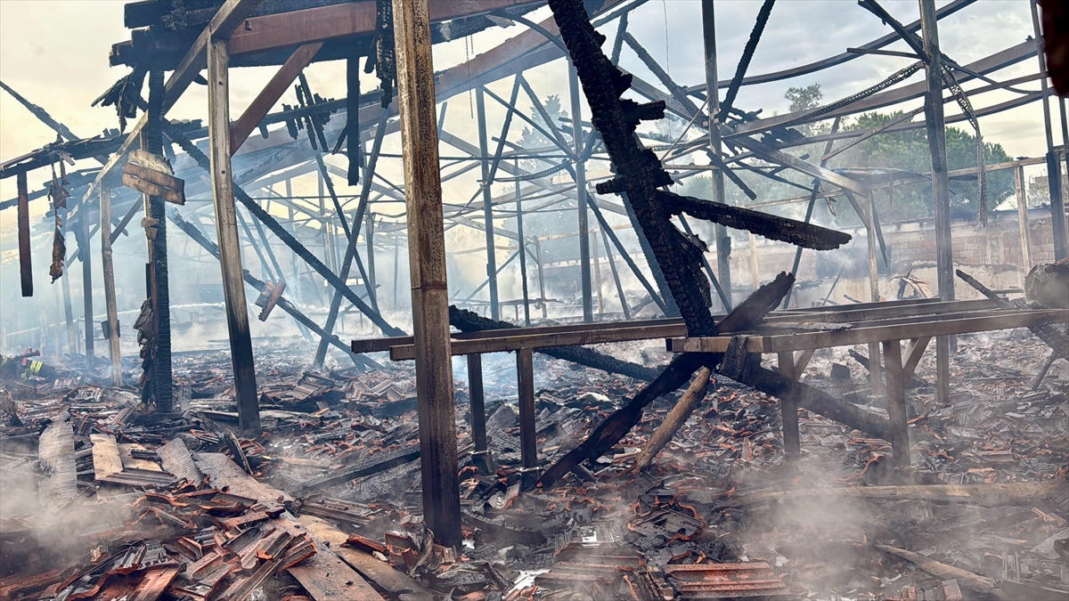 KOCAELİ (AA) – Kocaeli'nin Çayırova ilçesinde mutfak ve banyo tezgahı