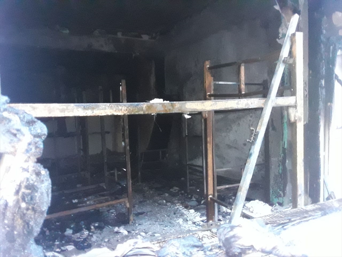 KOCAELİ (AA) – Kocaeli’nin Darıca ilçesinde işçilerin kaldığı binada çıkan