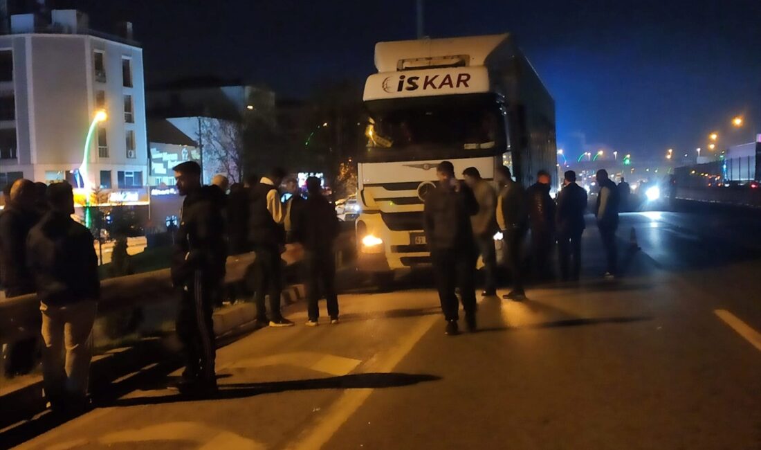 KOCAELİ (AA) – Kocaeli'nin Dilovası ilçesinde, motosikletin yayaya çarptığı kazada