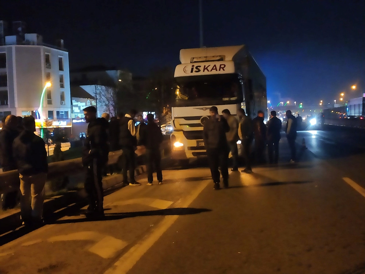 KOCAELİ (AA) – Kocaeli'nin Dilovası ilçesinde, motosikletin yayaya çarptığı kazada