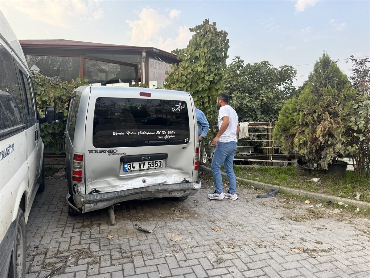 KOCAELİ (AA) – Kocaeli'nin İzmit ilçesinde otomobilin çarptığı 1 kişi